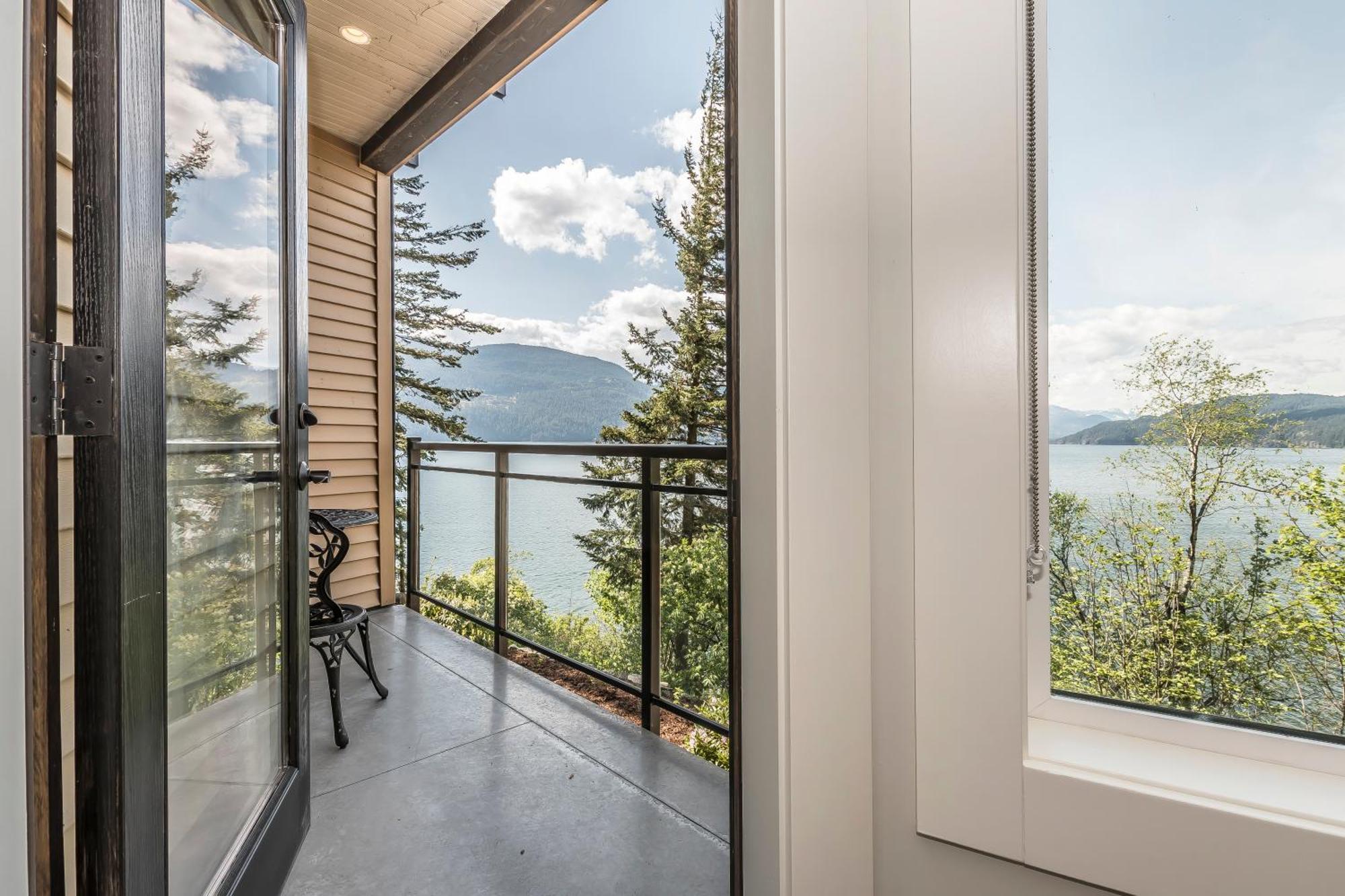 Lodge The On Harrison Harrison Hot Springs
