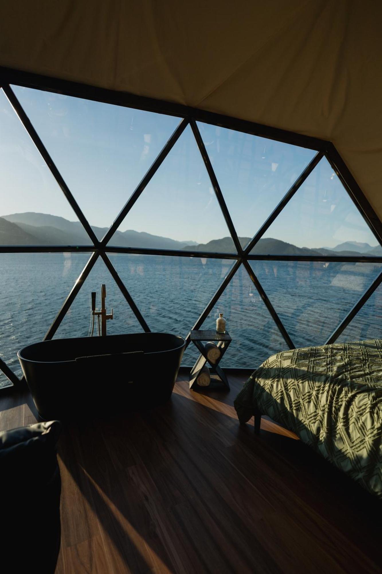The On Harrison Lodge Harrison Hot Springs