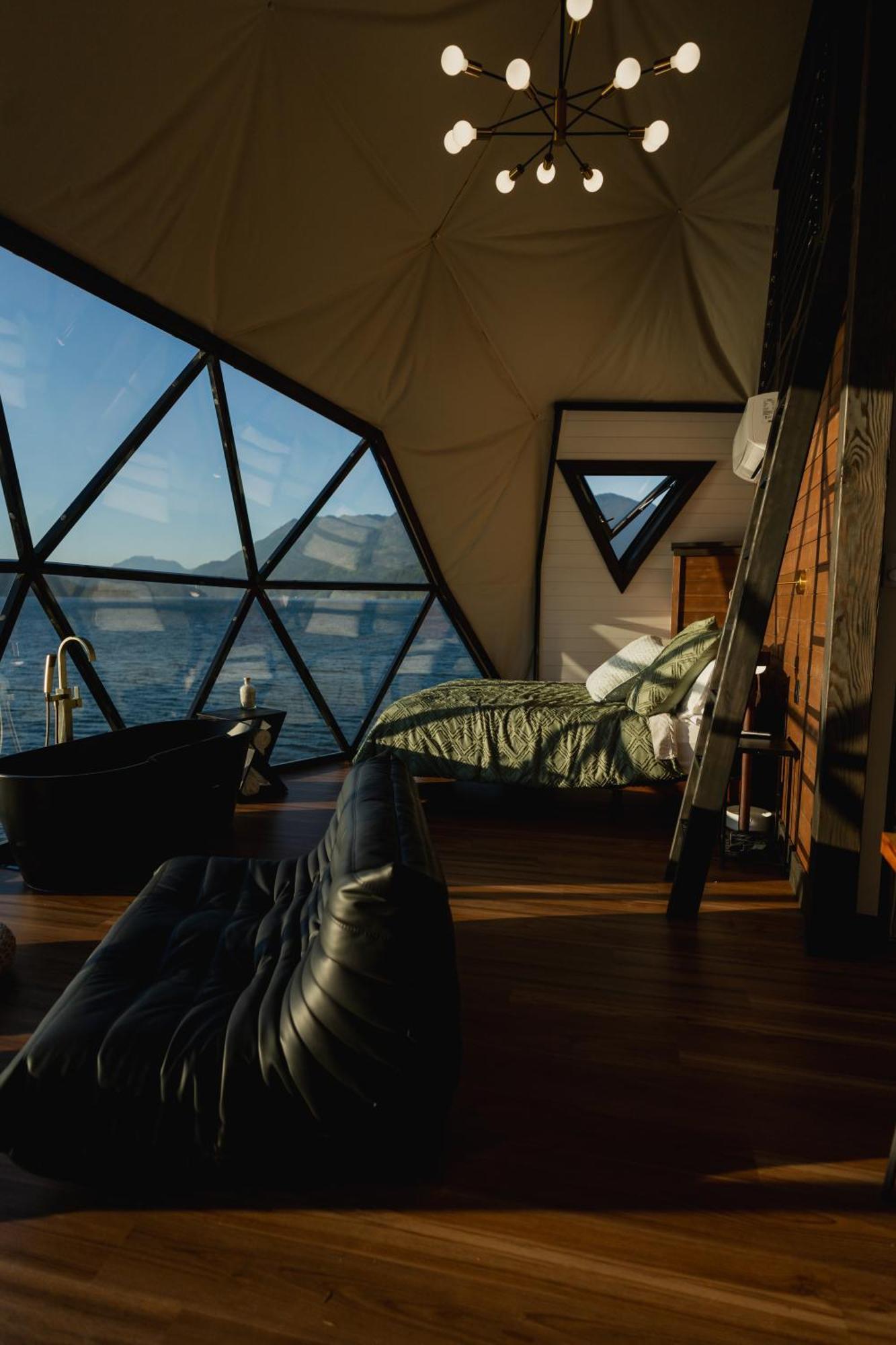 The On Harrison Lodge *
